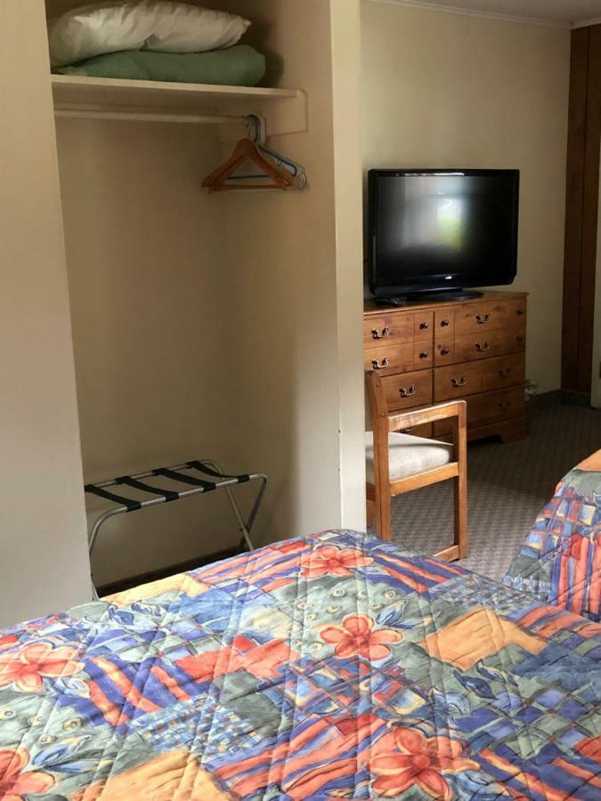 Colton Point Motel Уэлсборо Экстерьер фото