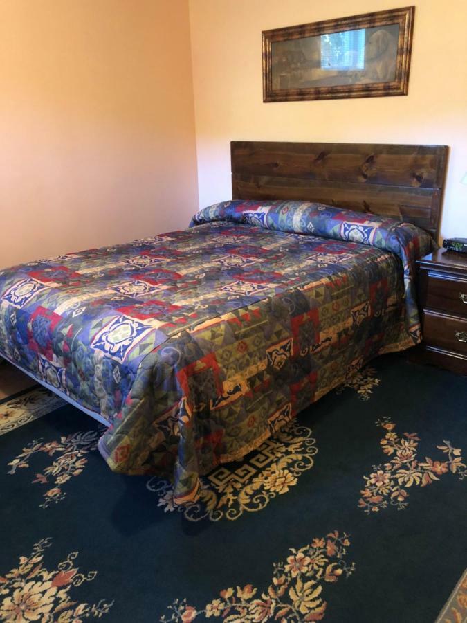 Colton Point Motel Уэлсборо Экстерьер фото